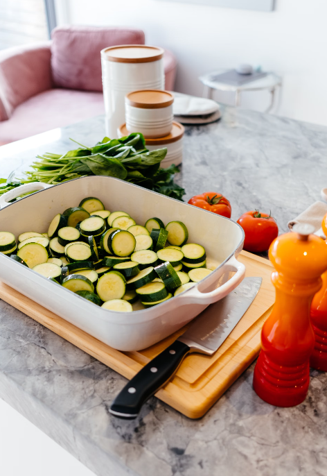 Low-Carb-Hähnchen mit Gemüse aus der Heißluftfritteuse