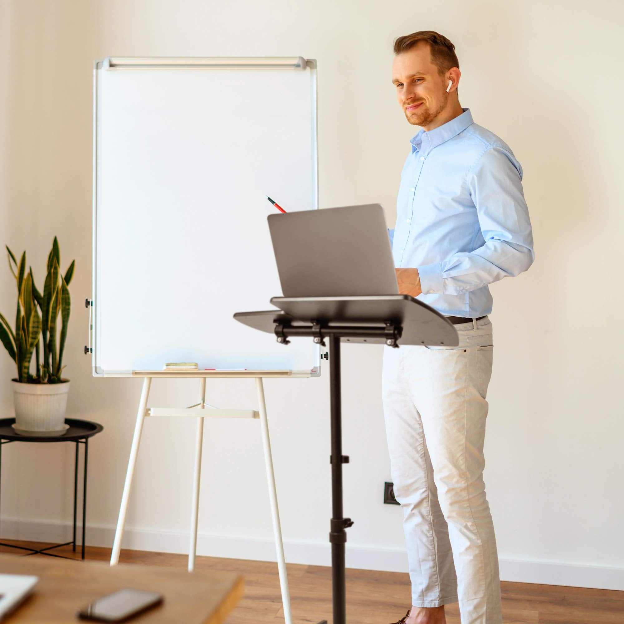 Duronic WPS17 Arbeitstisch | Laptoptisch 40 x 44 cm bis 10 kg | Computertisch mit Rollen und Mausablage | Höhenverstellbarer Projektortisch für Beamer | Sitz-Stehtisch Schreibtisch Rolltisch Zuhause